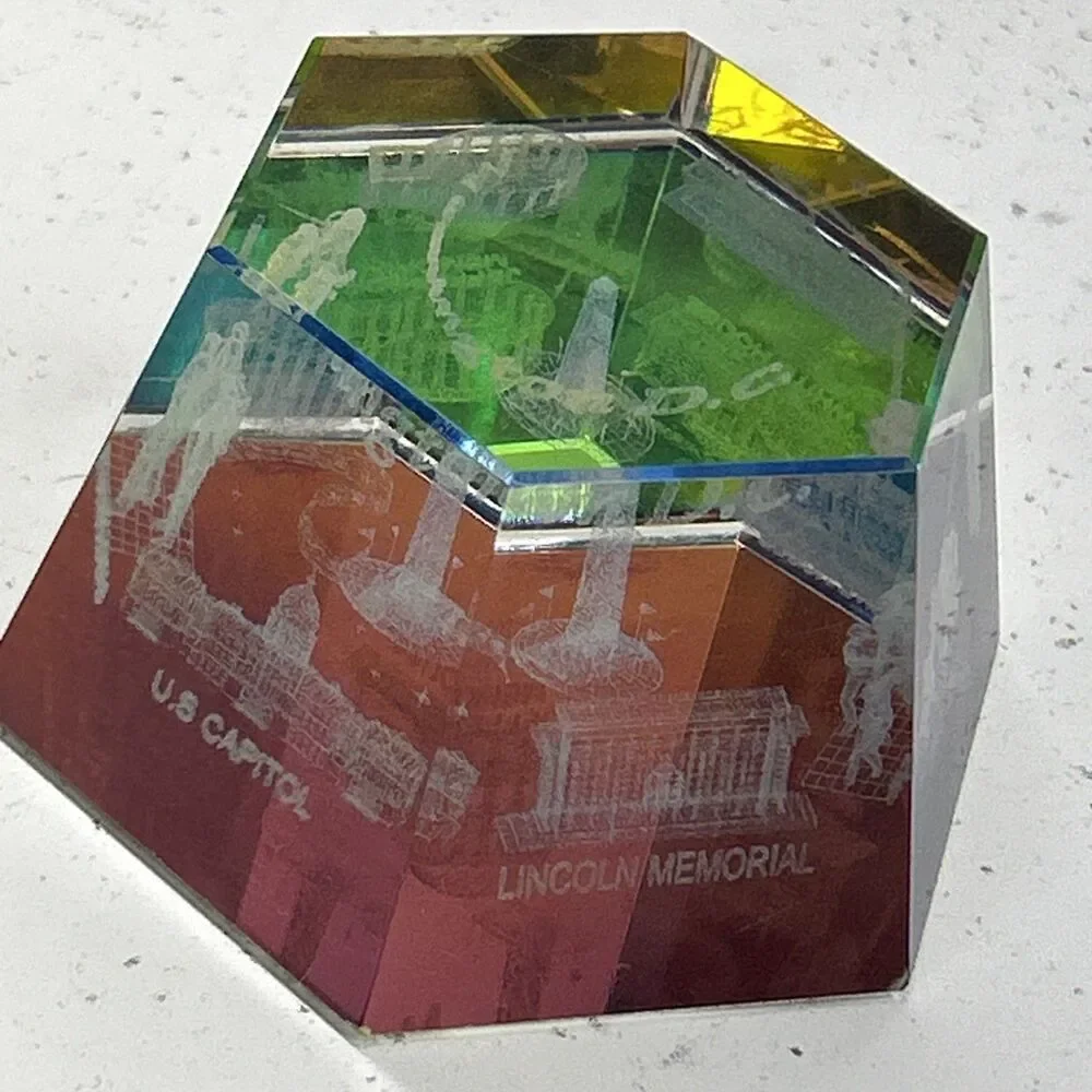 Washington DC Monument Souvenir 3D Laser‎ Etched Holograph Glass Paperweight
